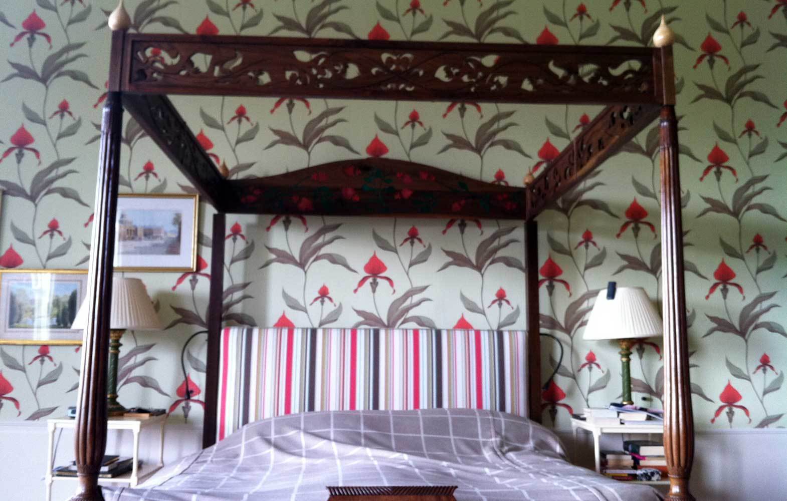 Four Poster Bed